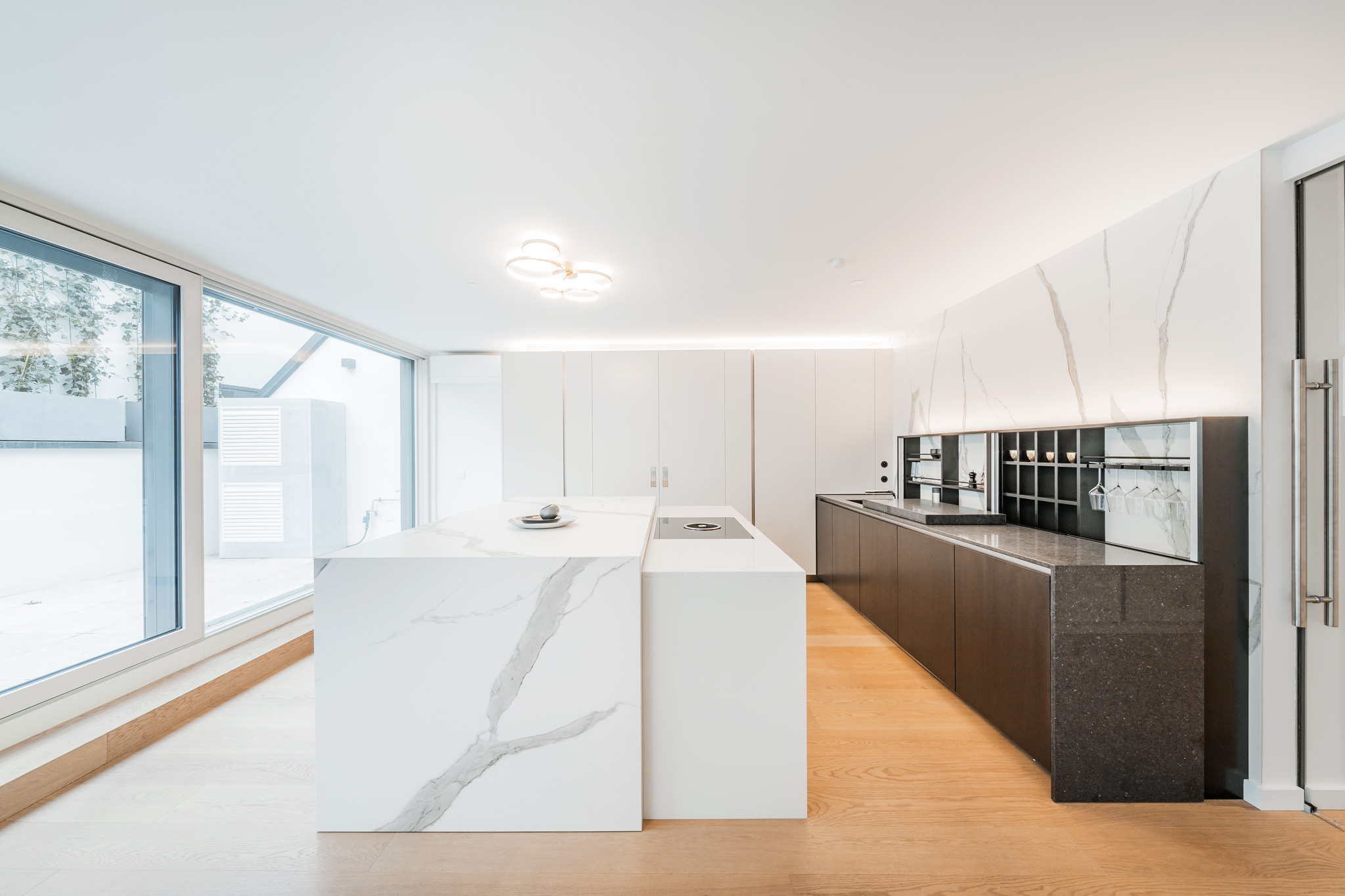 Luxuriöse moderne Küche